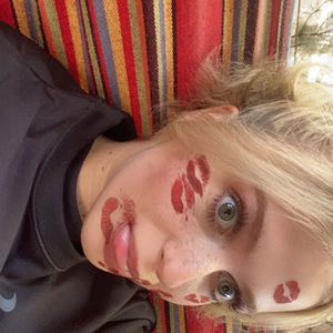 Meet your Posher, Ava